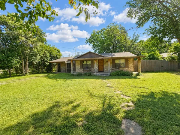 $615,000 | 2107 Saratoga Drive, Austin, TX 78733