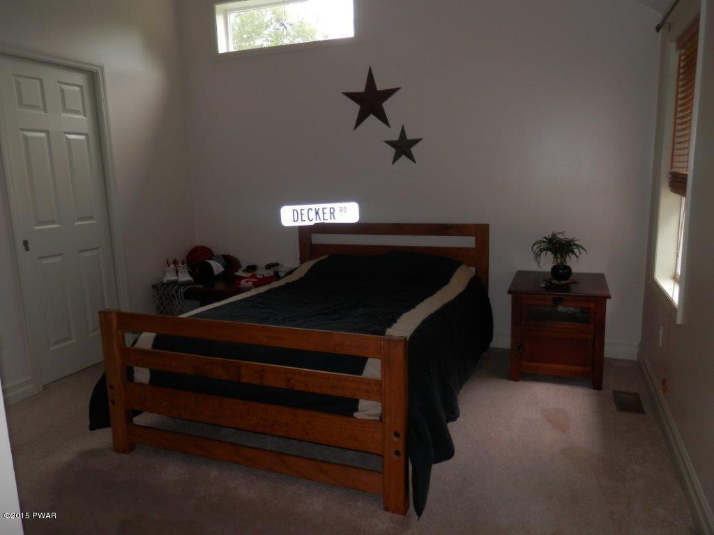 149 Moon Valley Road Milford, PA 18337 - Photo 4 of 14 Bed