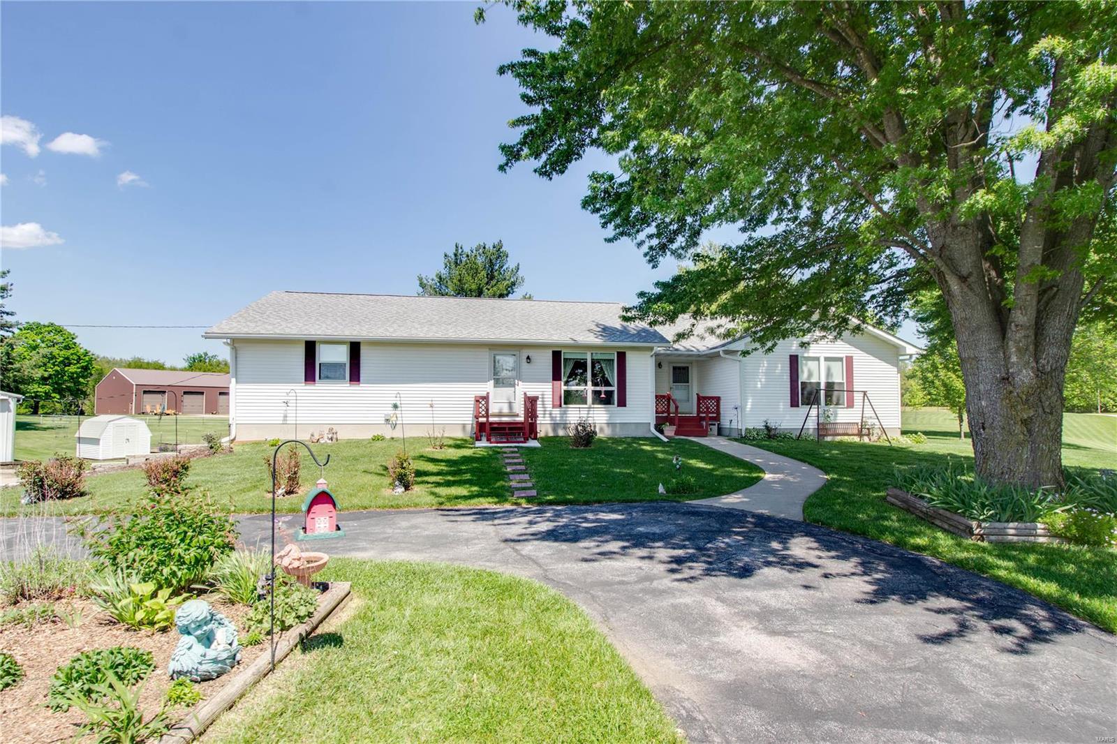 18192 Schafer Road Brighton, IL 62012 - Photo 11 of 70
