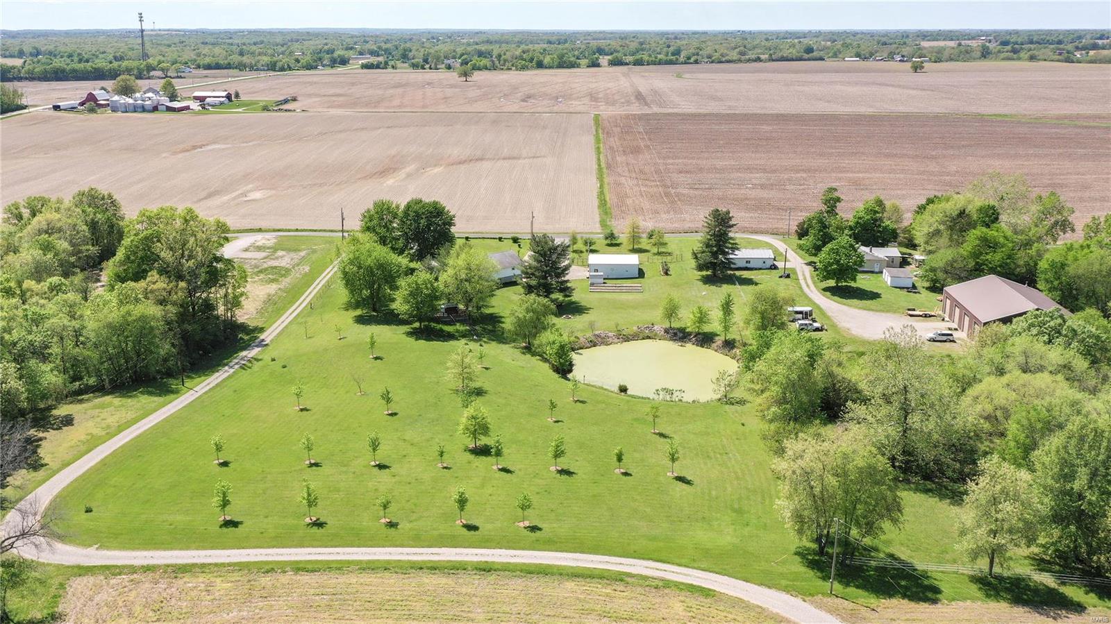 18192 Schafer Road Brighton, IL 62012 - Photo 8 of 70