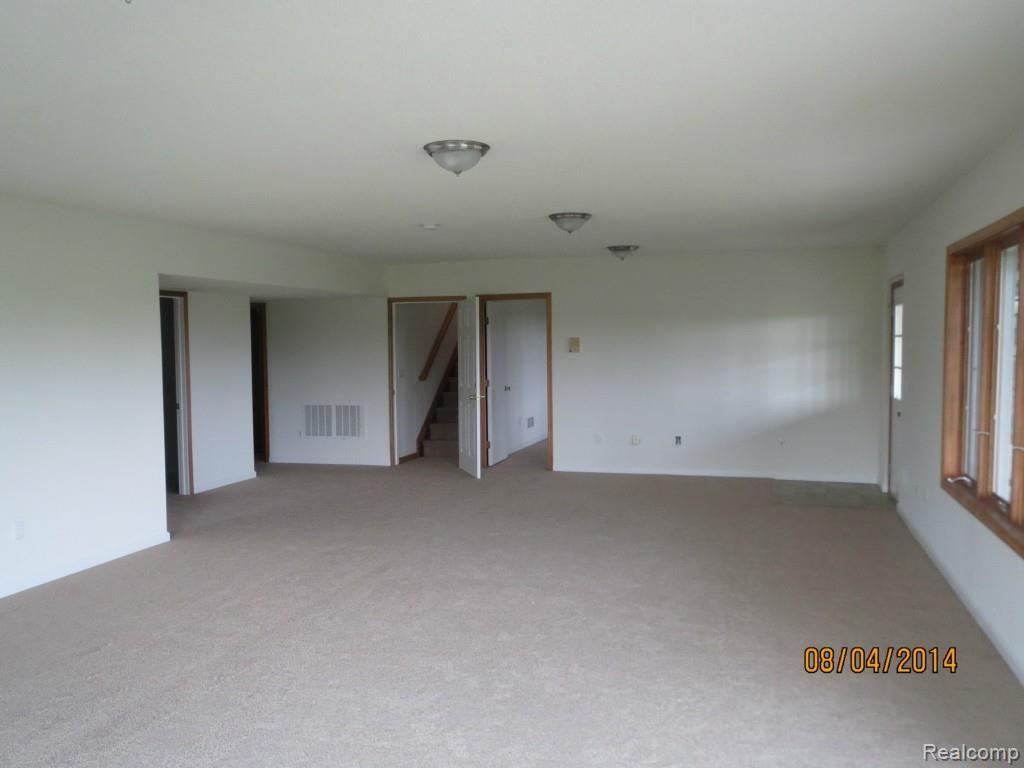 9581 Crane Road Milan, MI 48160 - Photo 8 of 36 IMG_3924.jpg