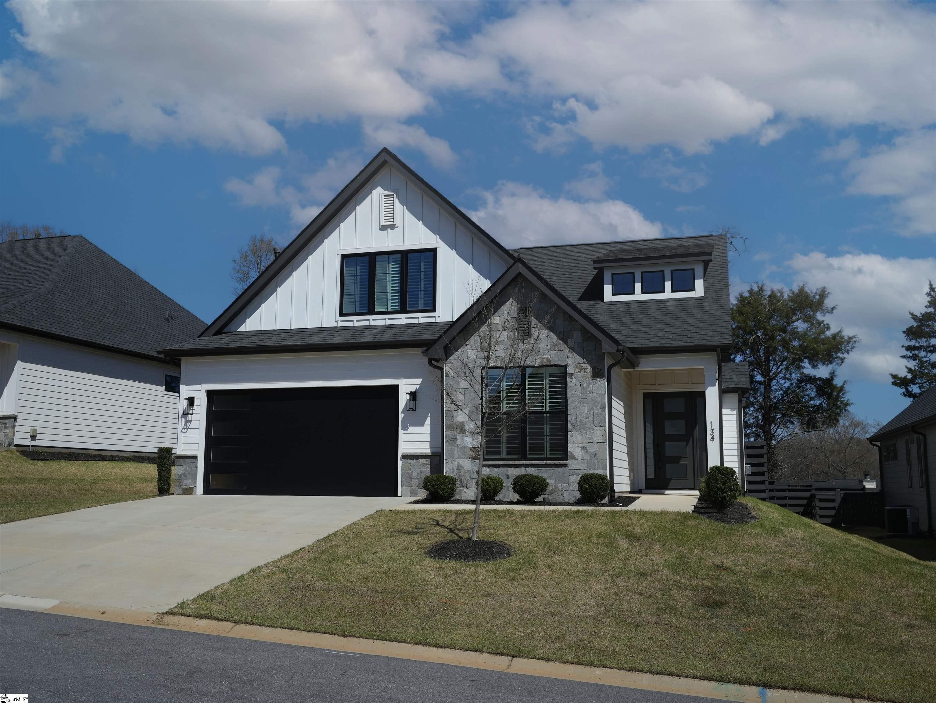 134 Winding Rock Road Simpsonville, SC 29680 - Photo 1 of 32 Gallery Image 1