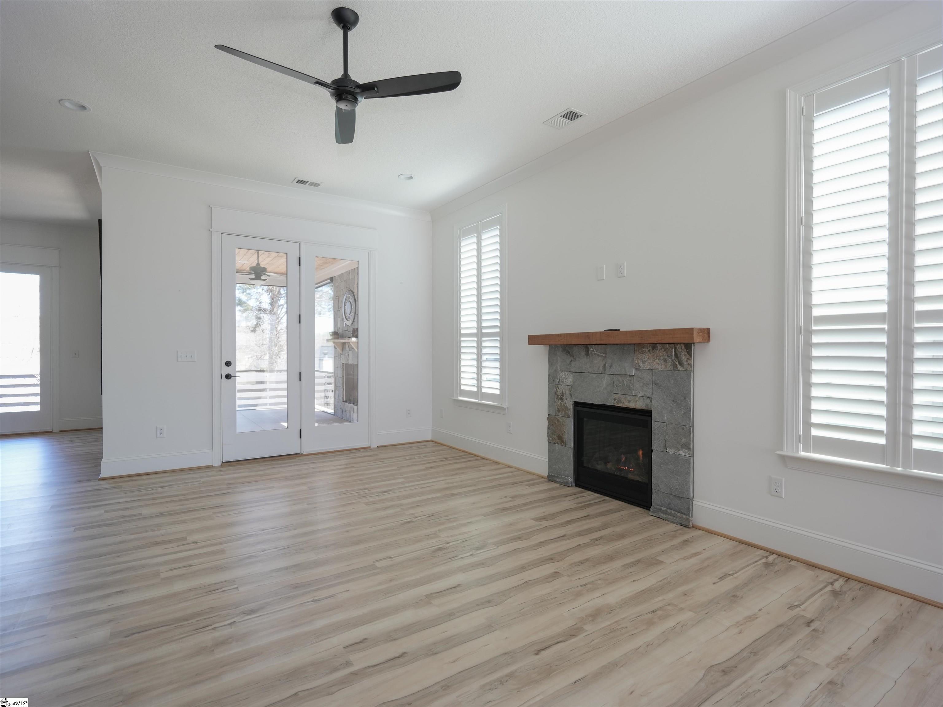 134 Winding Rock Road Simpsonville, SC 29680 - Photo 5 of 32 Gallery Image 5