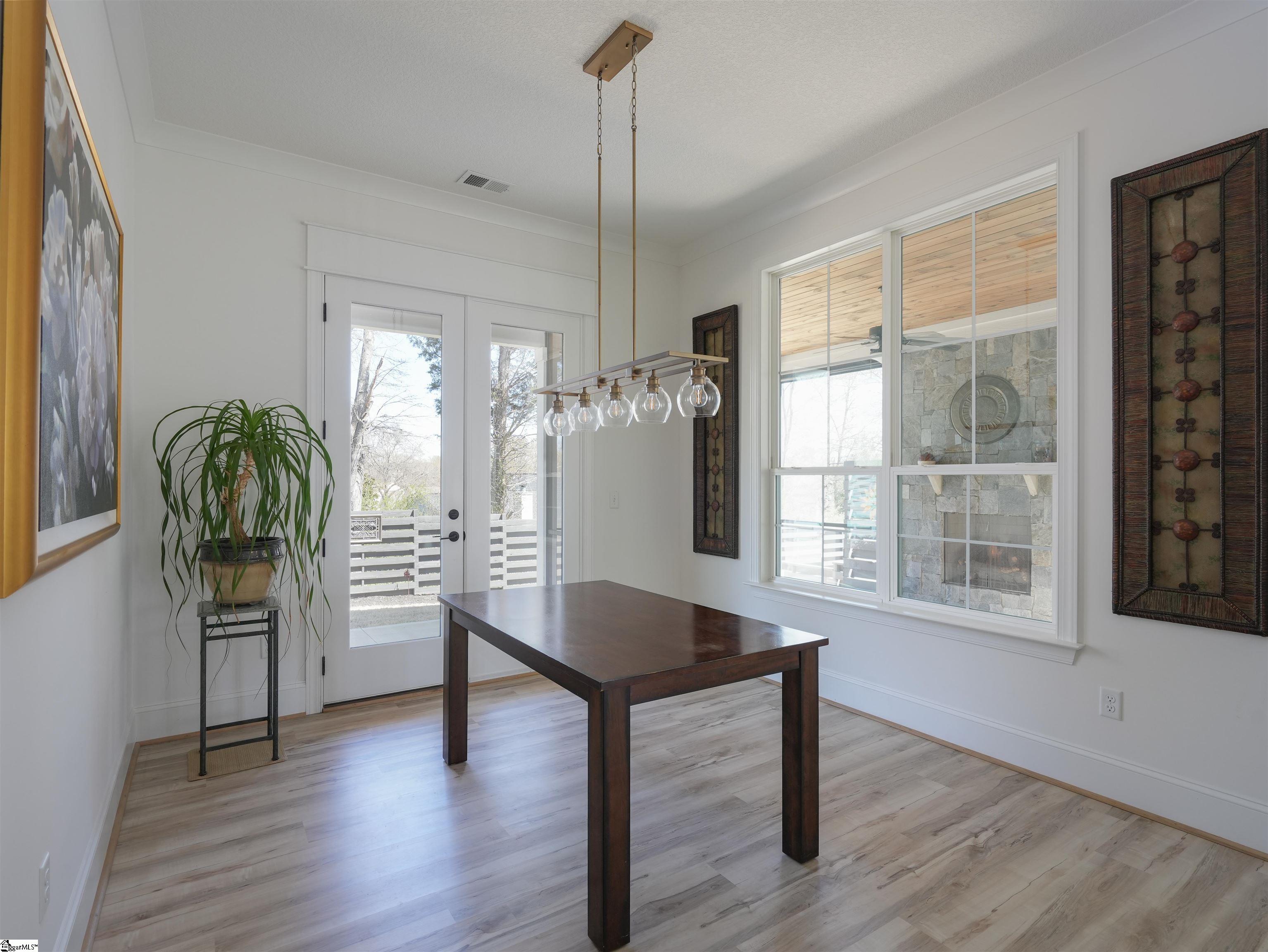 134 Winding Rock Road Simpsonville, SC 29680 - Photo 6 of 32 Gallery Image 6