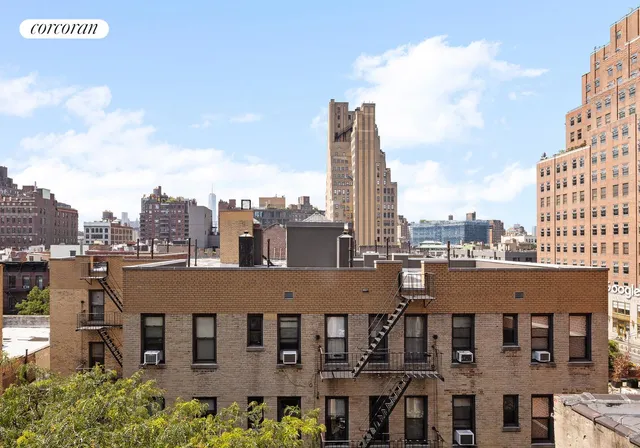 $1,298,000 | 252 West 17th Street, Unit 8A | Chelsea