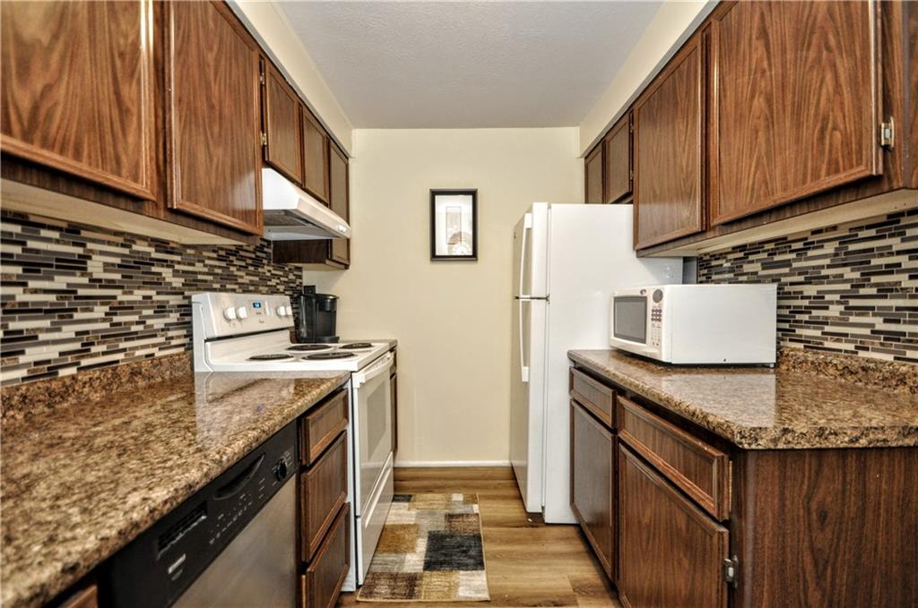 2457 Brook Ledge Road, Unit 33A Bridgeville, PA 15017 - Photo 8 of 25