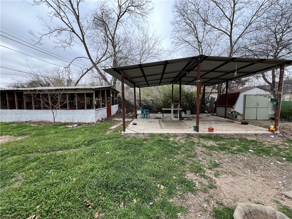 1820 Live Oak Avenue Waco, TX 76708 - Photo 4 of 47