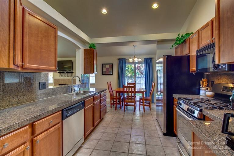 60968 Grayson Way Bend, OR 97702 - Photo 7 of 17 Additional Photo