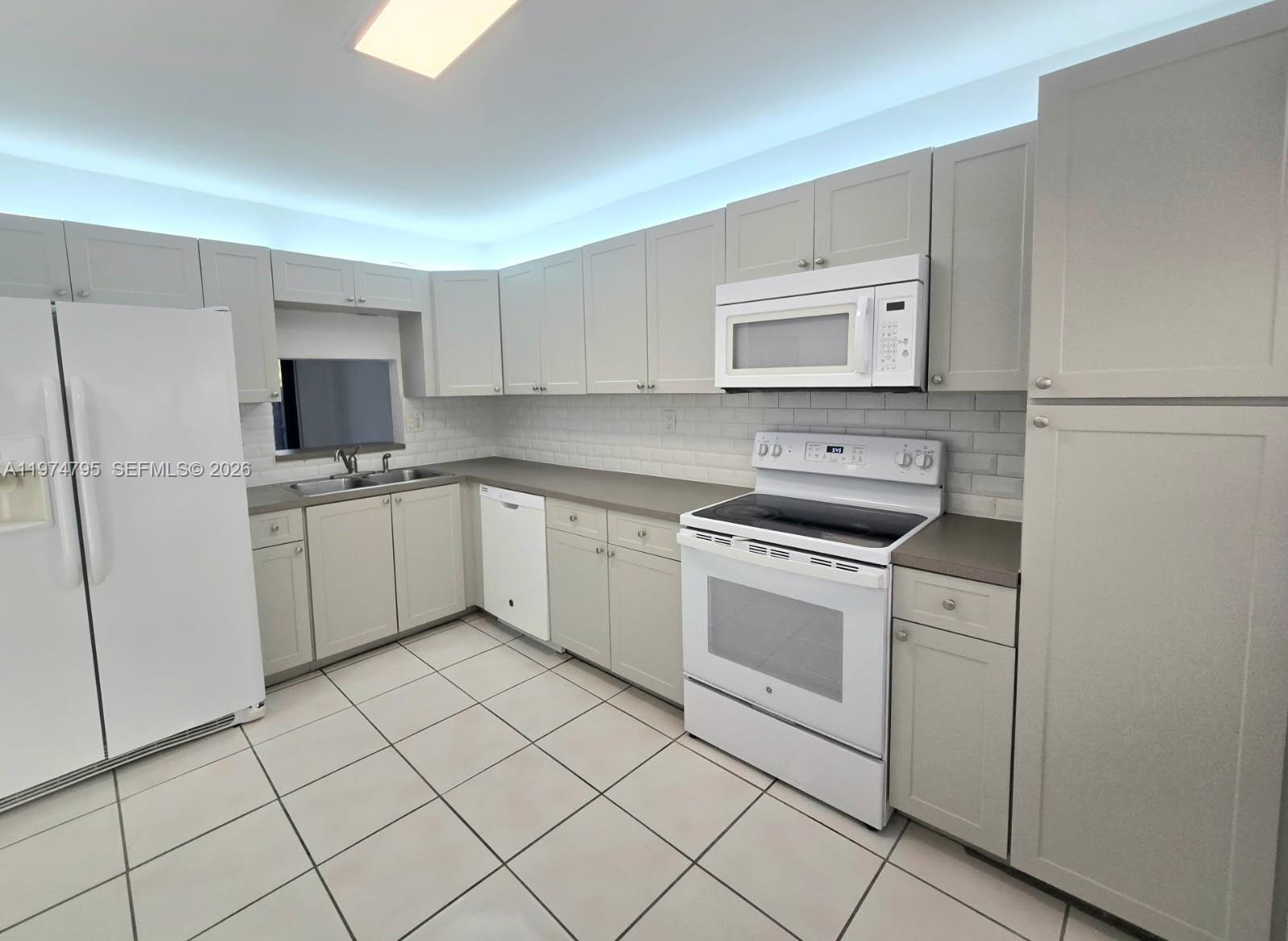 15081 Southwest 127th Court Miami, FL 33186 - Photo 5 of 20