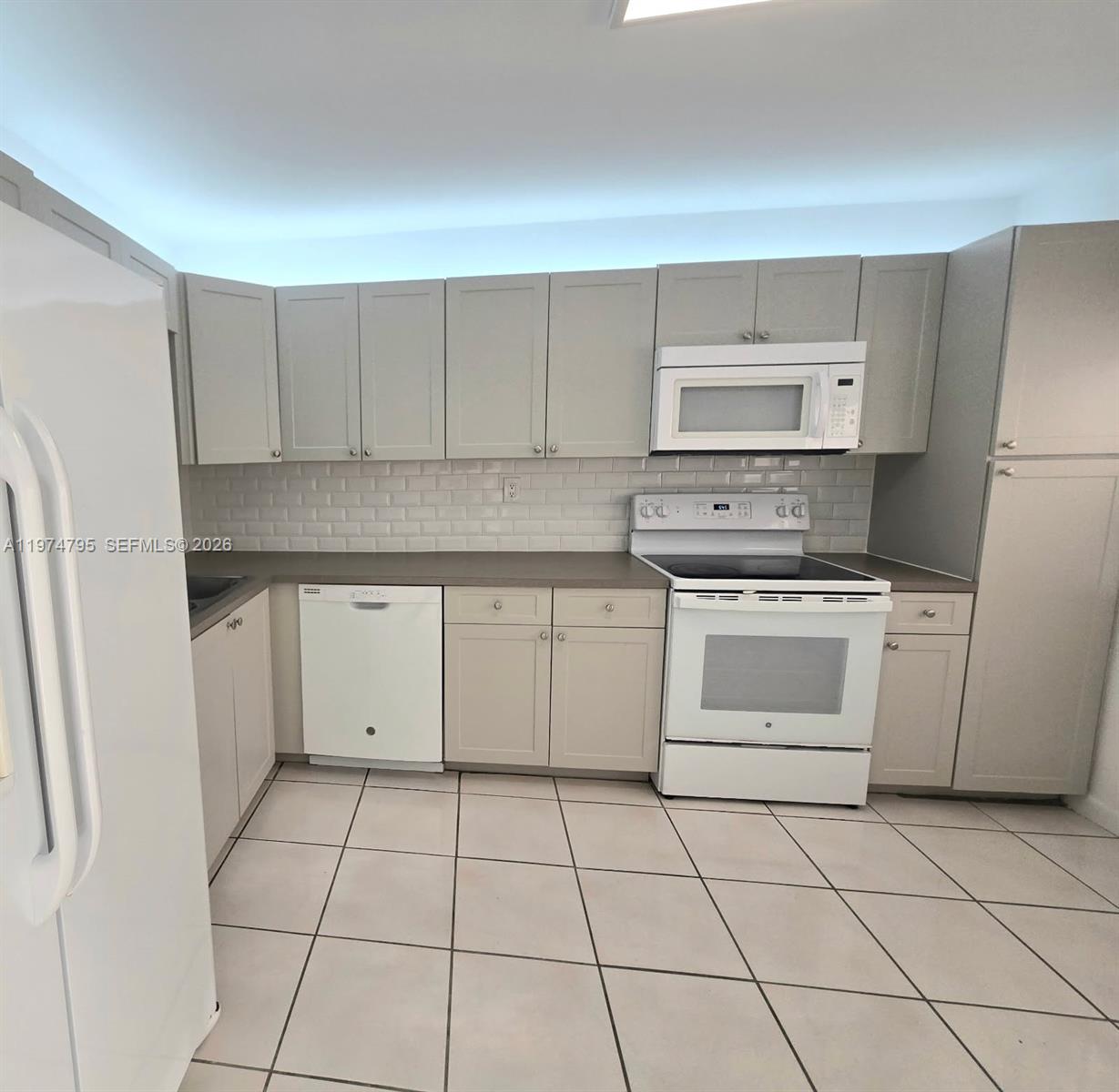 15081 Southwest 127th Court Miami, FL 33186 - Photo 6 of 20