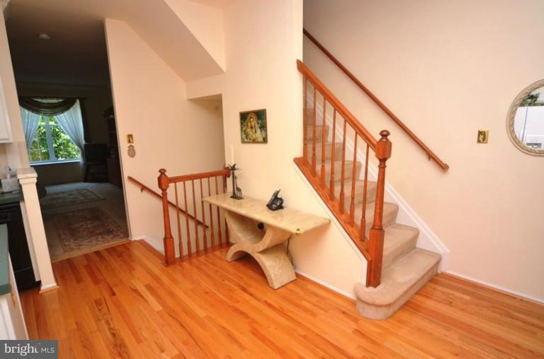 6309 Wind Rider Way Columbia, MD 21045 - Photo 7 of 23 Kitchn Walkway