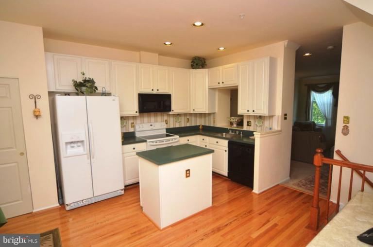 6309 Wind Rider Way Columbia, MD 21045 - Photo 9 of 23 Kitchen