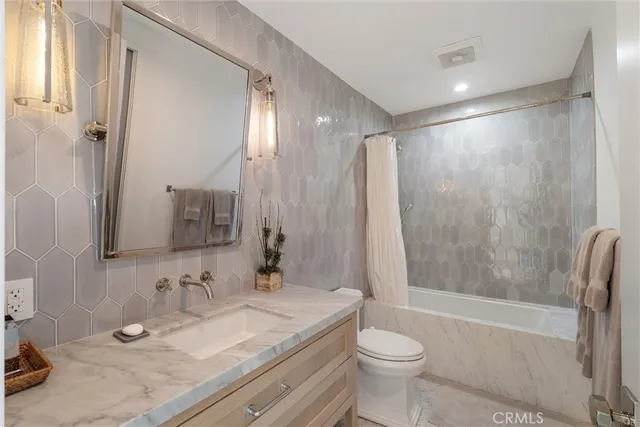 $6,499,000 | 2200 The Strand, Unit B, Manhattan Beach, CA 90266