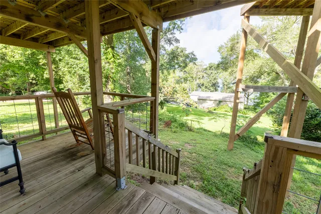 a view of a storage & utility room with sink washer and dryer