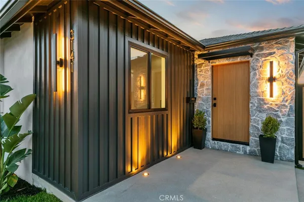 $1,249,000 | 3141 North Frederic Street, Burbank, CA 91504