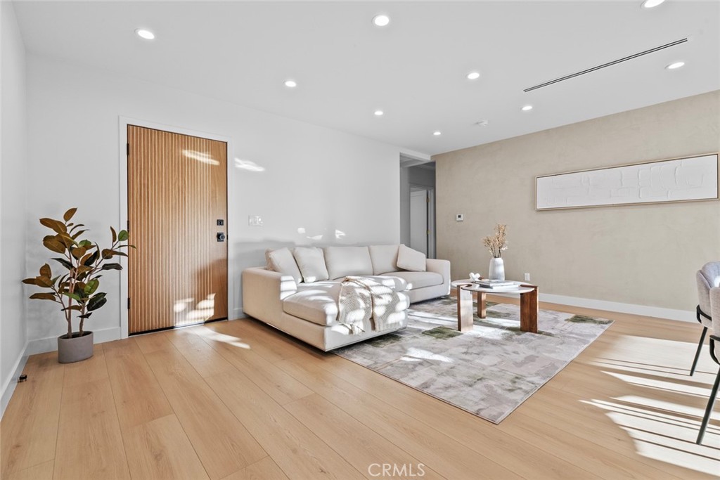 3141 North Frederic Street Burbank, CA 91504 - Photo 8 of 47