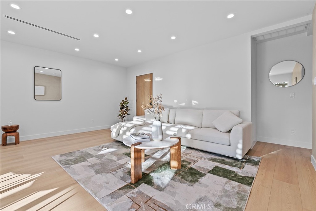 3141 North Frederic Street Burbank, CA 91504 - Photo 9 of 47