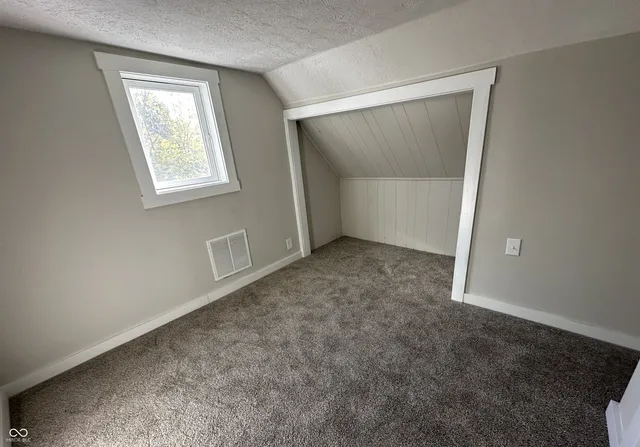 $109,900 | 413 South Cherry Street, Hartford City, IN 47348