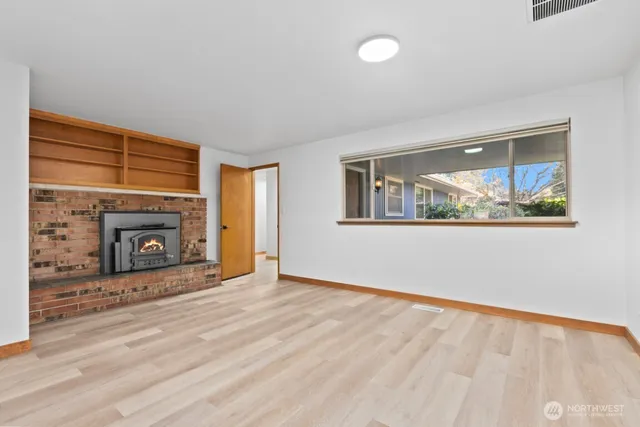 $4,500 | 10338 44th Avenue Northeast, Seattle, WA 98125