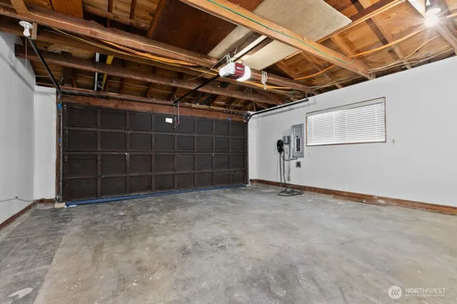 $4,500 | 10338 44th Avenue Northeast, Seattle, WA 98125