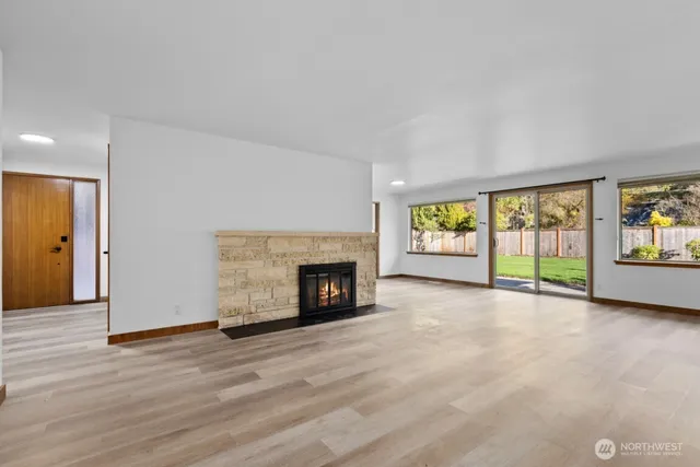 $4,500 | 10338 44th Avenue Northeast, Seattle, WA 98125