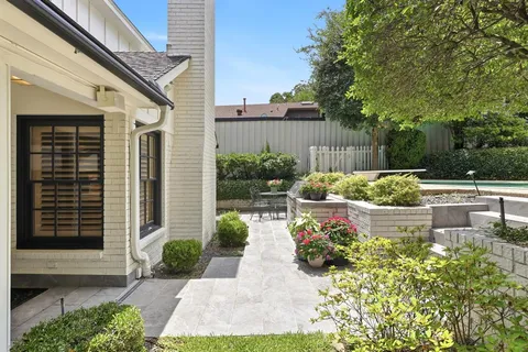 $699,999 | 1809 Southpark Drive, Arlington, TX 76013