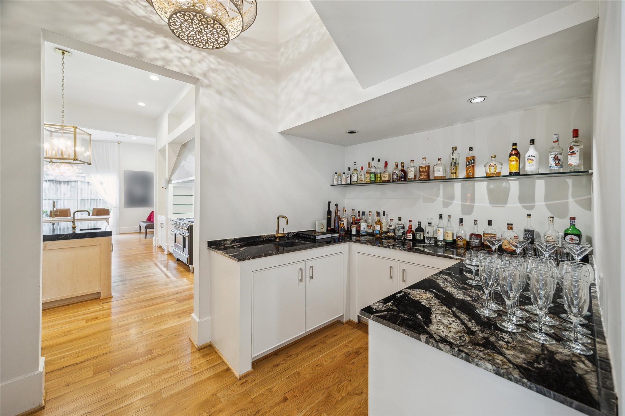 22 East Shady Lane, Unit E Houston, TX 77063 - Photo 17 of 50