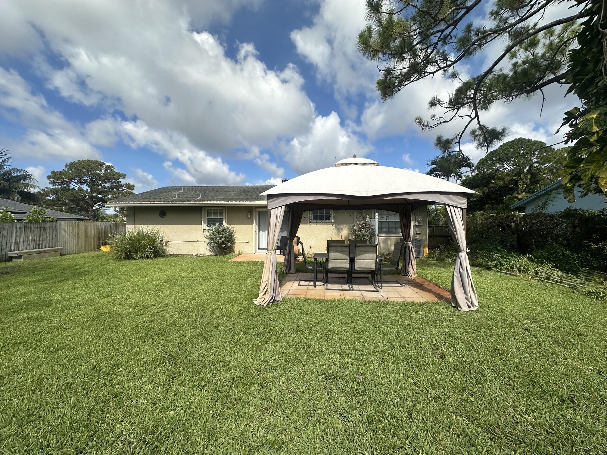 5586 3rd Road Lake Worth, FL 33467 - Photo 26 of 35 Patio Area