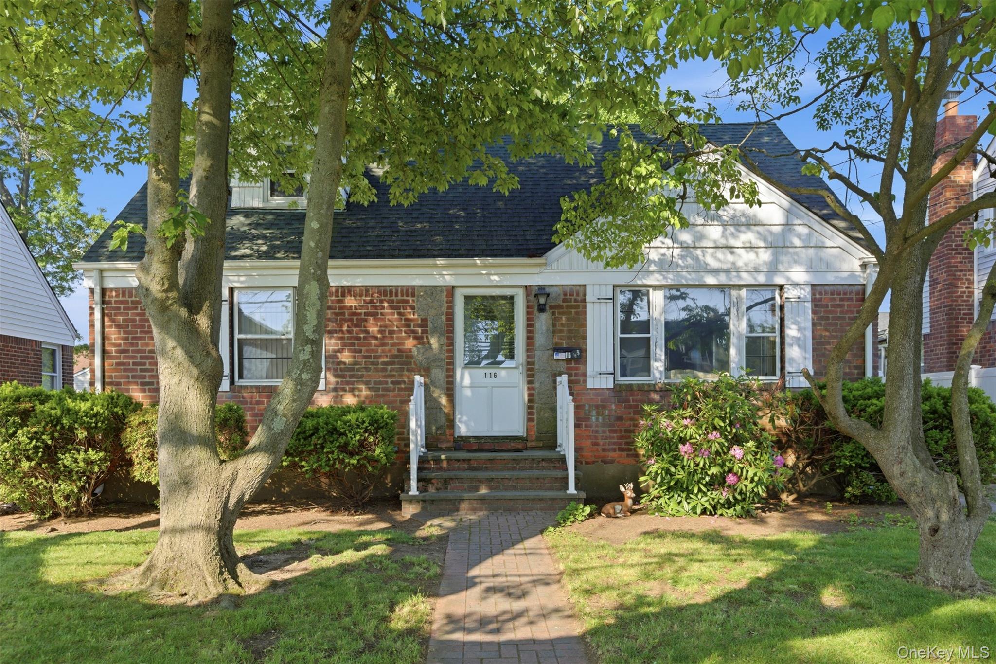 116 Prague Street Valley Stream, NY 11580 - Photo 1 of 22