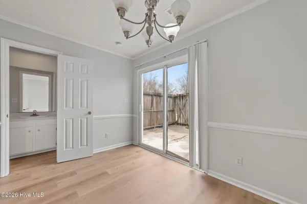 $950 | 3915 Sterling Pointe Drive, Unit JJ9, Winterville, NC 28590