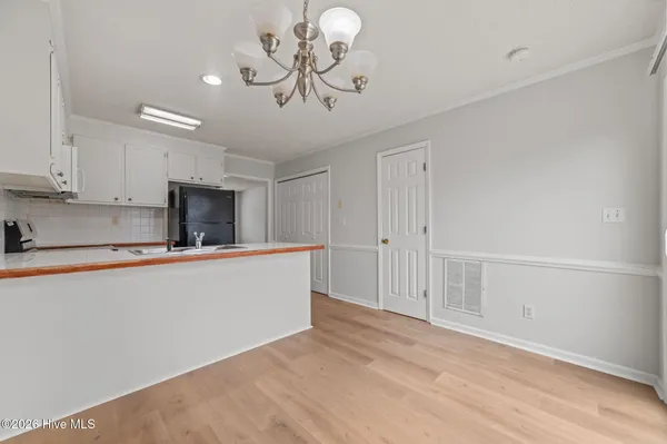 $950 | 3915 Sterling Pointe Drive, Unit JJ9, Winterville, NC 28590