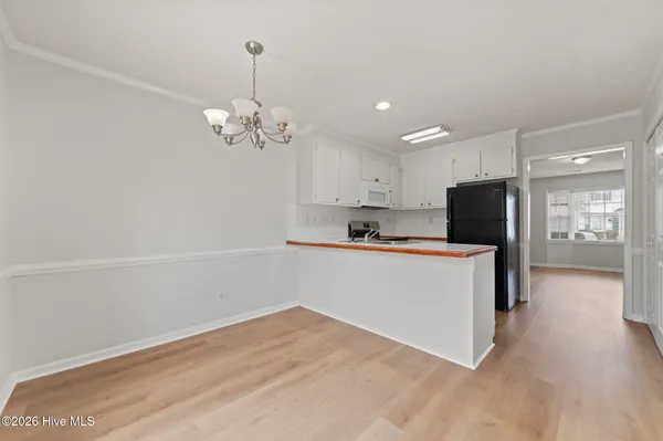 $950 | 3915 Sterling Pointe Drive, Unit JJ9, Winterville, NC 28590