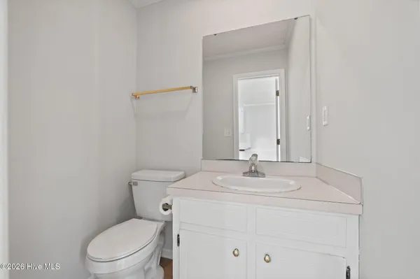 $950 | 3915 Sterling Pointe Drive, Unit JJ9, Winterville, NC 28590