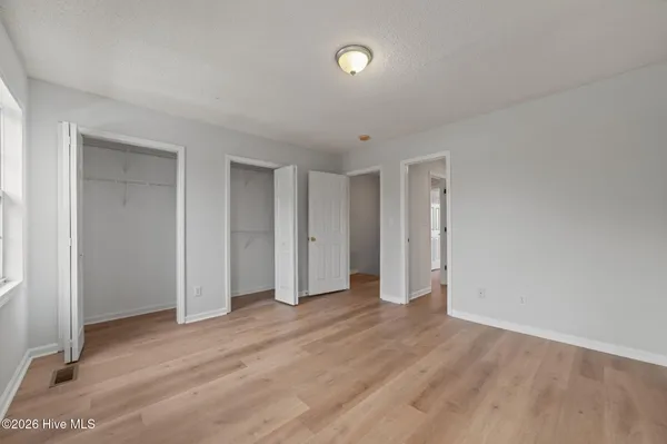 $950 | 3915 Sterling Pointe Drive, Unit JJ9, Winterville, NC 28590