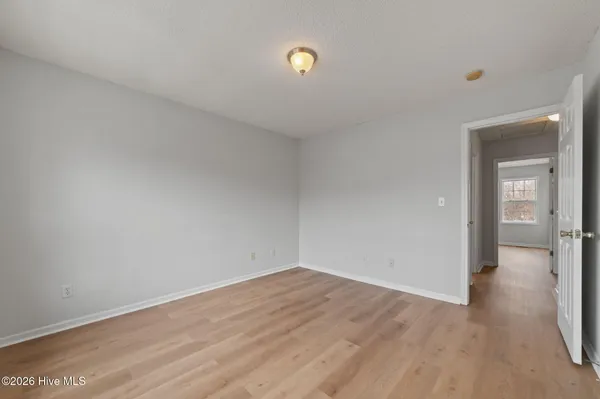 $950 | 3915 Sterling Pointe Drive, Unit JJ9, Winterville, NC 28590