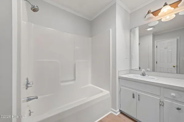 $950 | 3915 Sterling Pointe Drive, Unit JJ9, Winterville, NC 28590