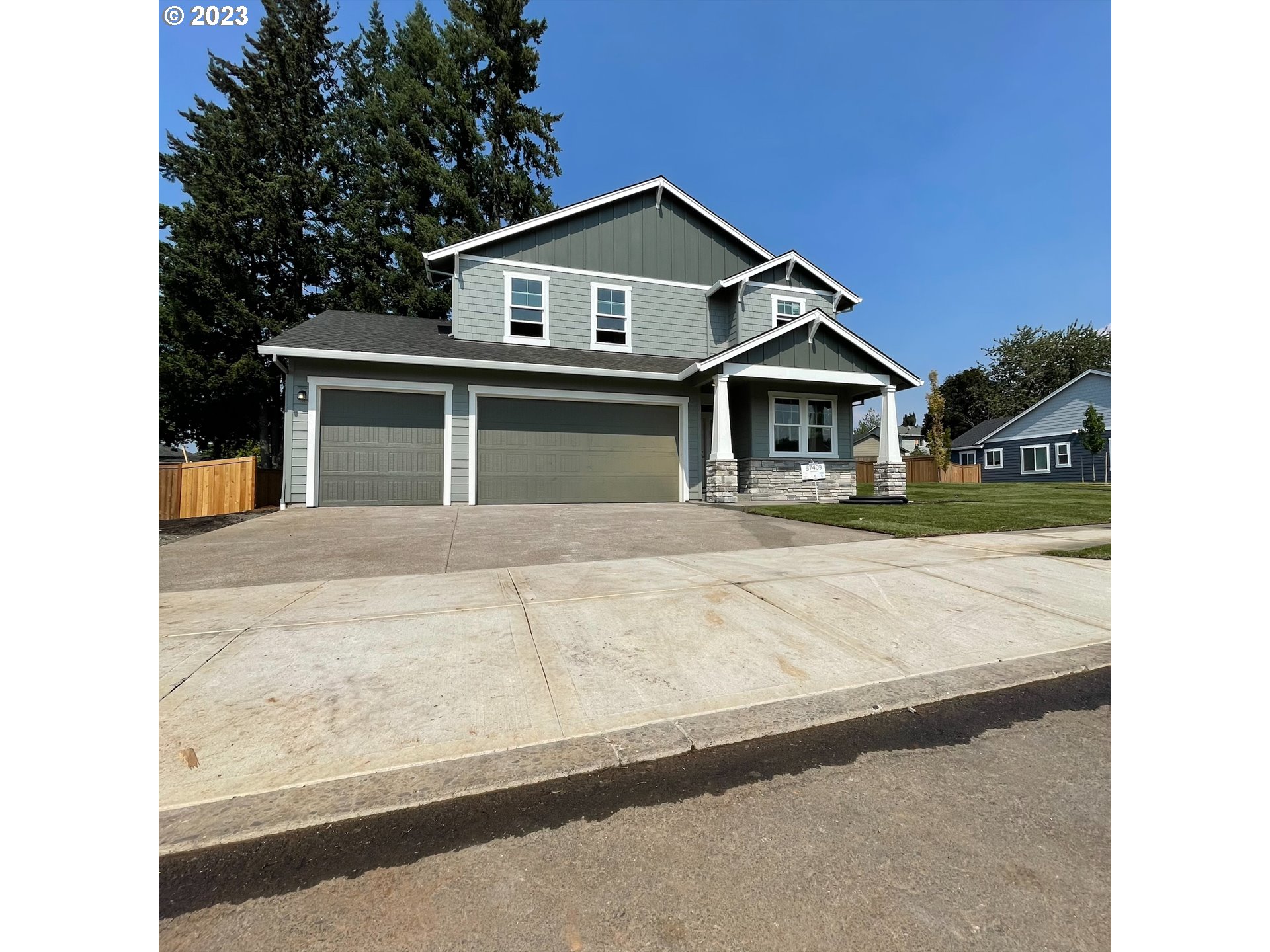 37409 Steelhead Street Sandy, OR 97055 - Photo 1 of 17 Gallery Image 1