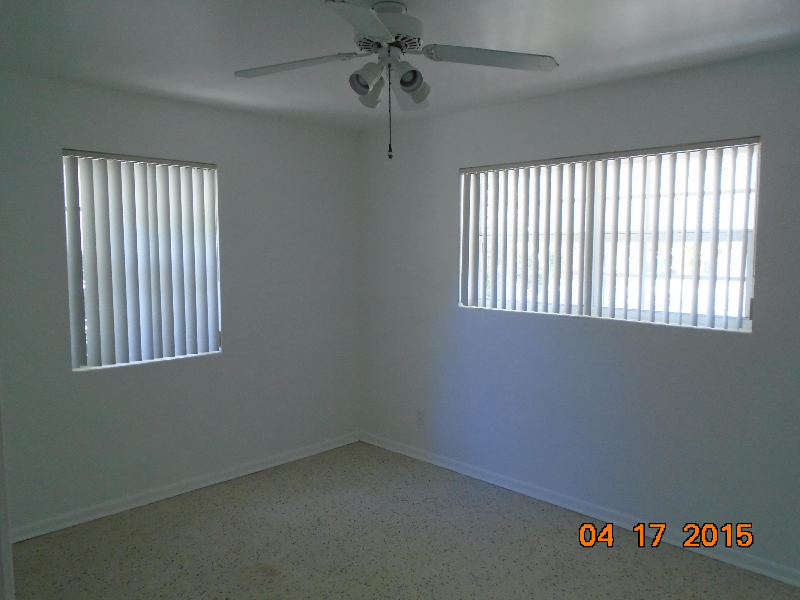 369 Alhambra Place West Palm Beach, FL 33405 - Photo 7 of 8 DSC00684