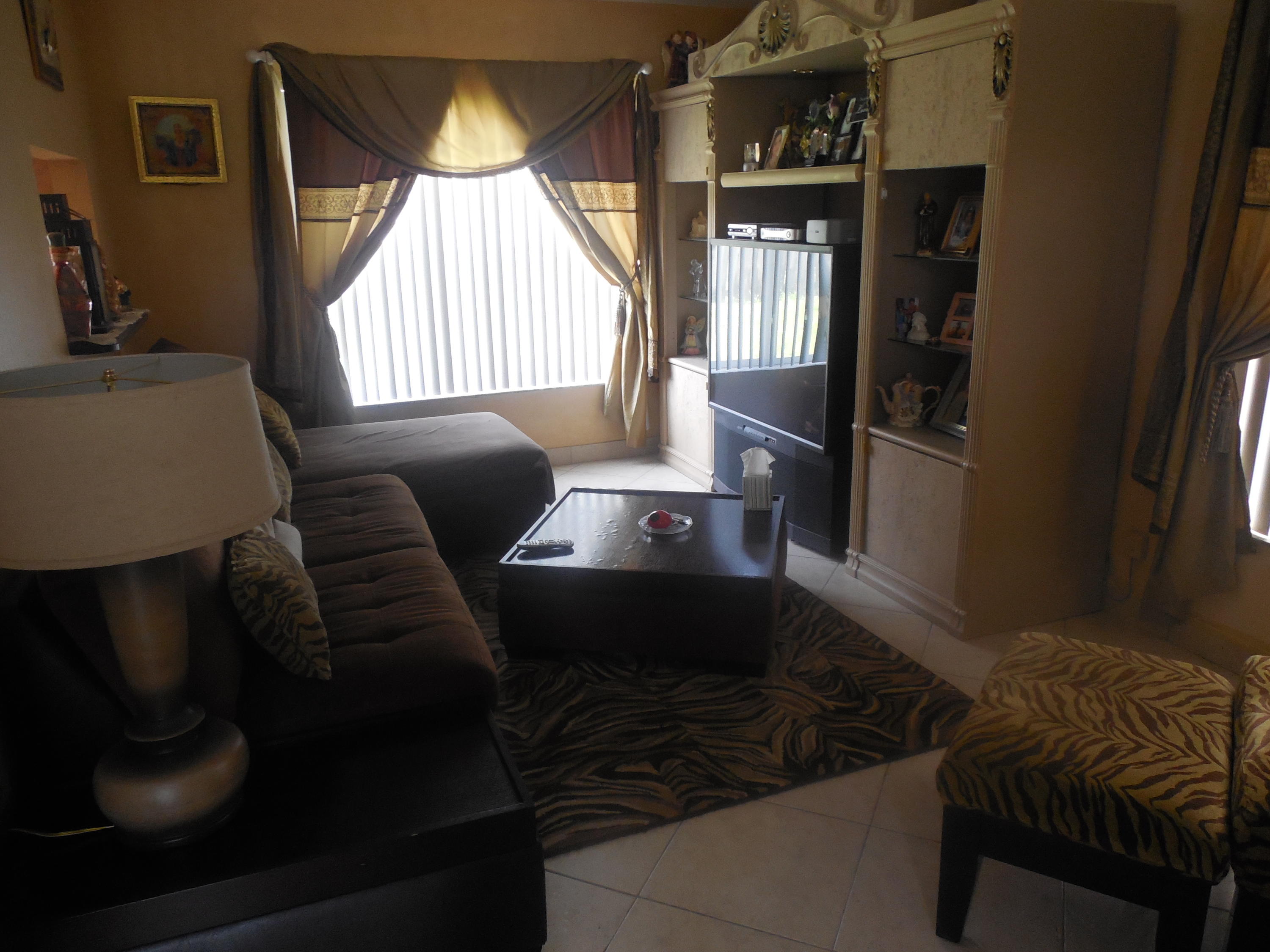 10752 Lake Oak Way Boca Raton, FL 33498 - Photo 4 of 15 aaaalake oak way 061