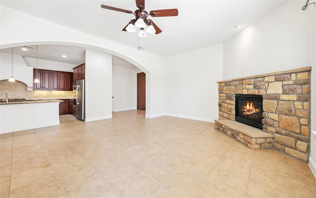 610 Via Ravello, Unit 201 Irving, TX 75039 - Photo 10 of 39