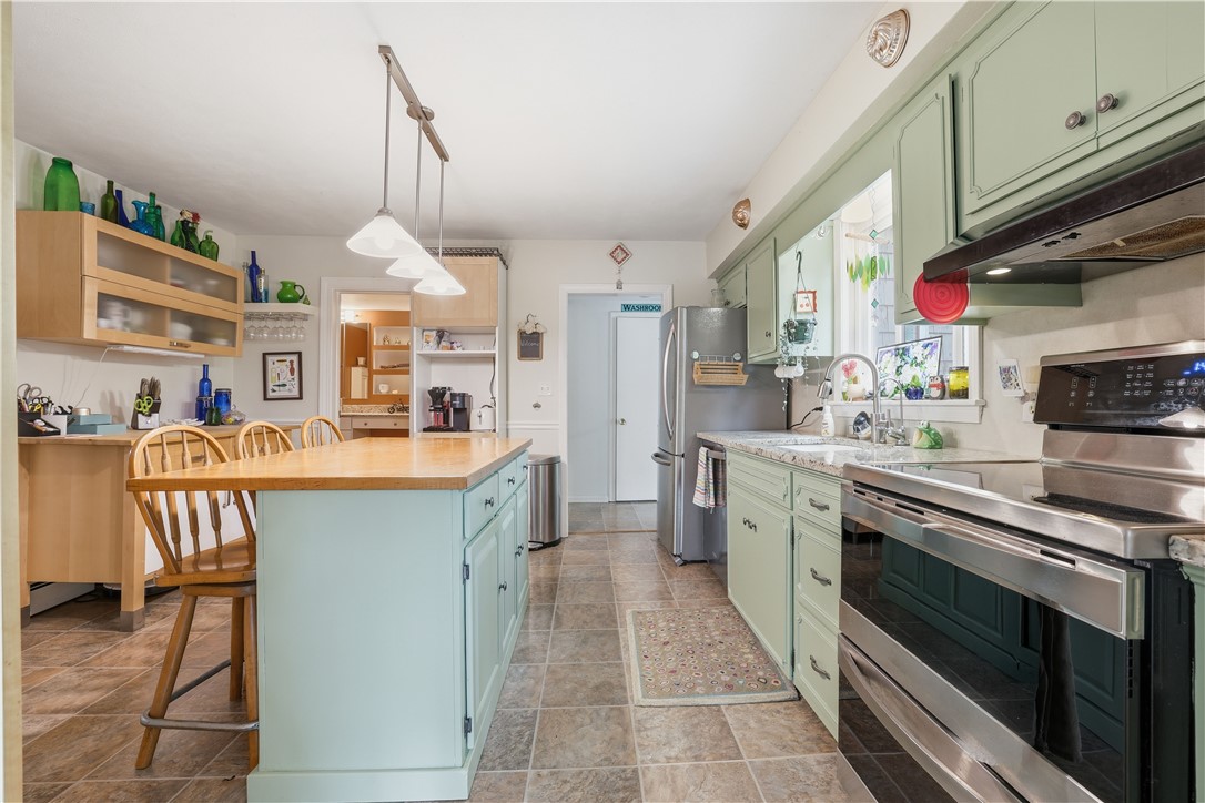 39 West Wrentham Road Cumberland, RI 02864 - Photo 9 of 40