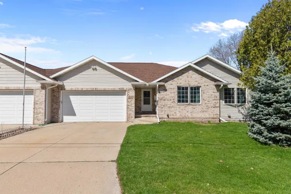 $647,000 | 619 Knight Avenue, Neenah, WI 54956