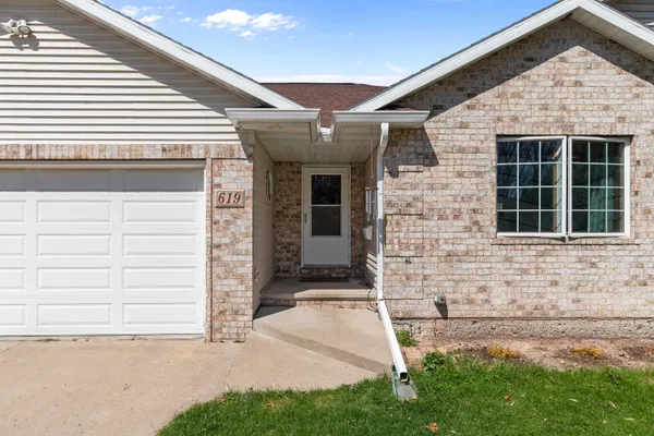 $647,000 | 619 Knight Avenue, Neenah, WI 54956