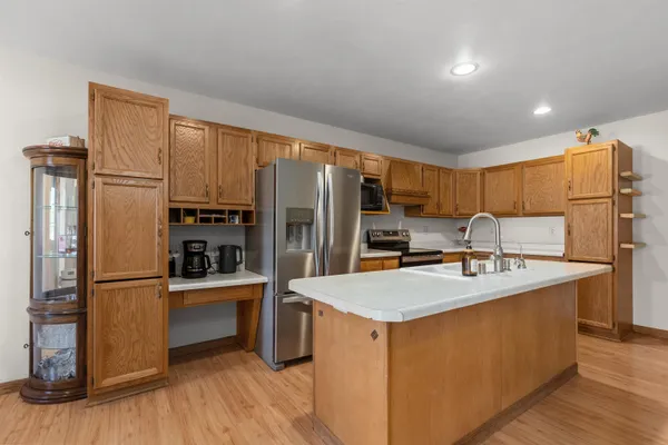 $647,000 | 619 Knight Avenue, Neenah, WI 54956