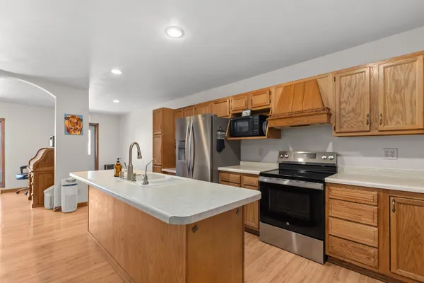 $647,000 | 619 Knight Avenue, Neenah, WI 54956