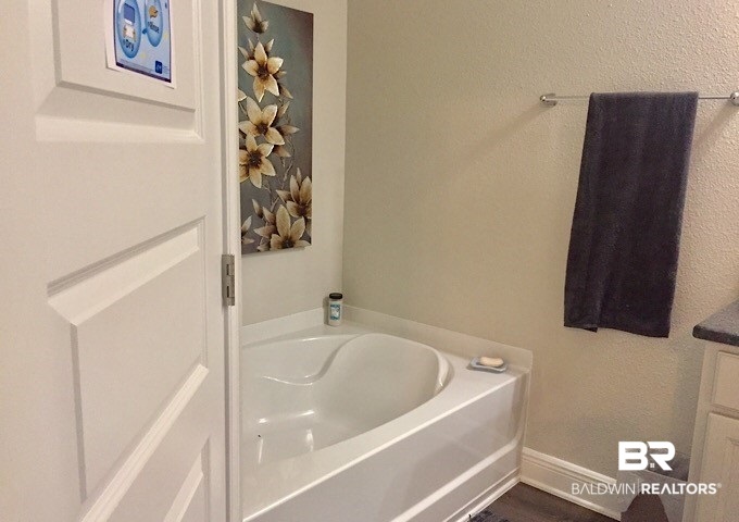 9337 Sitka Drive, Unit 80 Foley, AL 36535 - Photo 9 of 17 Master Soaking Tub