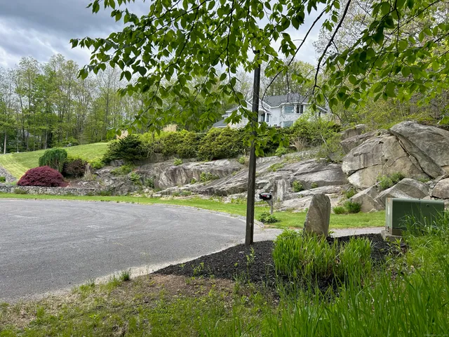 $195,000 | 68 Westledge Drive, Torrington, CT 06790