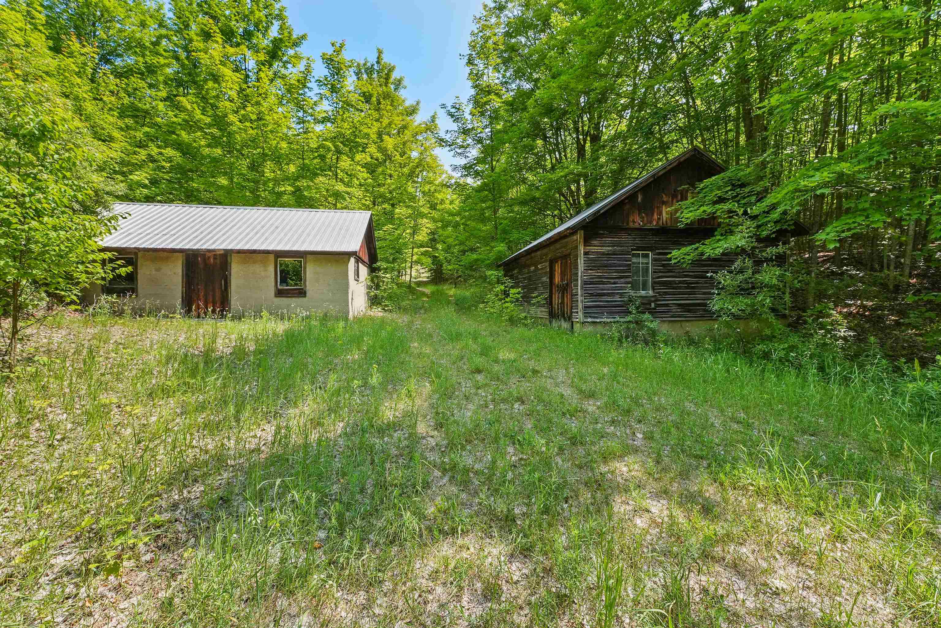 8101 East Pleasant Hill Road Suttons Bay, MI 49682 - Photo 53 of 59