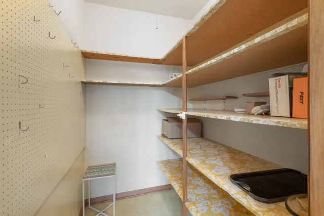 $189,900 | 606 De Angelis Court, Chicago Heights, IL 60411