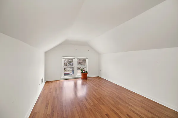 $179,900 | 606 De Angelis Court, Chicago Heights, IL 60411